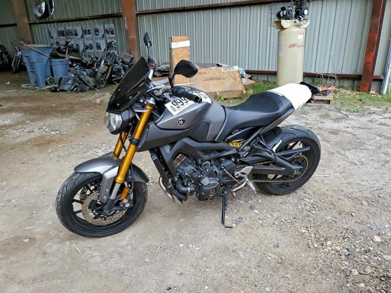 YAMAHA FZ-09 2015