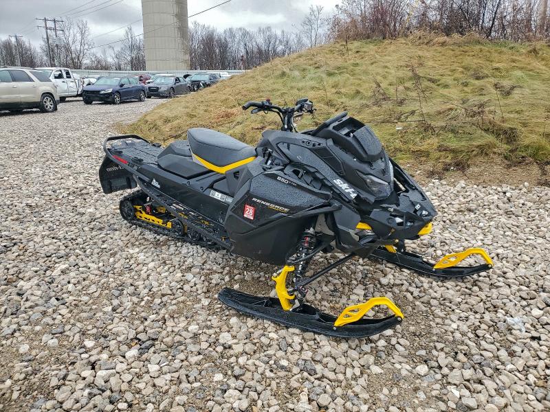 SKI-DOO SNOWMOBILE 2024
