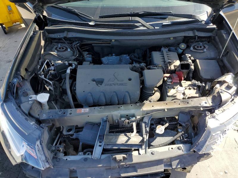 Фото 12 - MITSUBISHI OUTLANDER