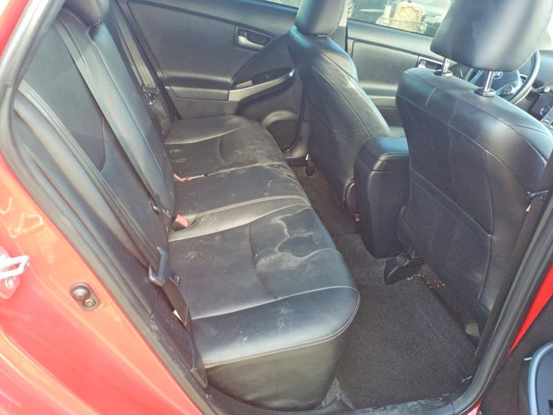 Фото 10 - TOYOTA PRIUS