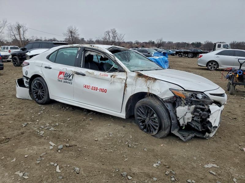 Фото 4 - TOYOTA CAMRY