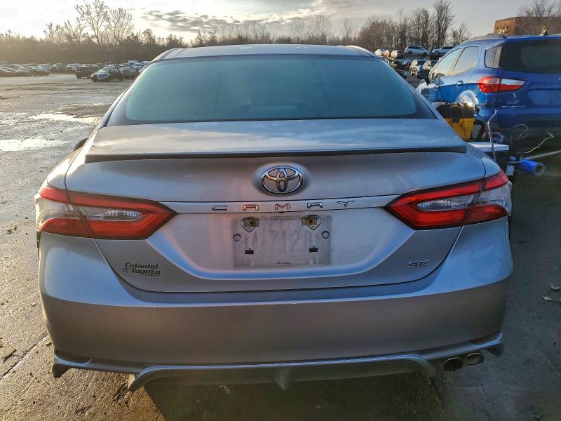 Фото 6 - TOYOTA CAMRY