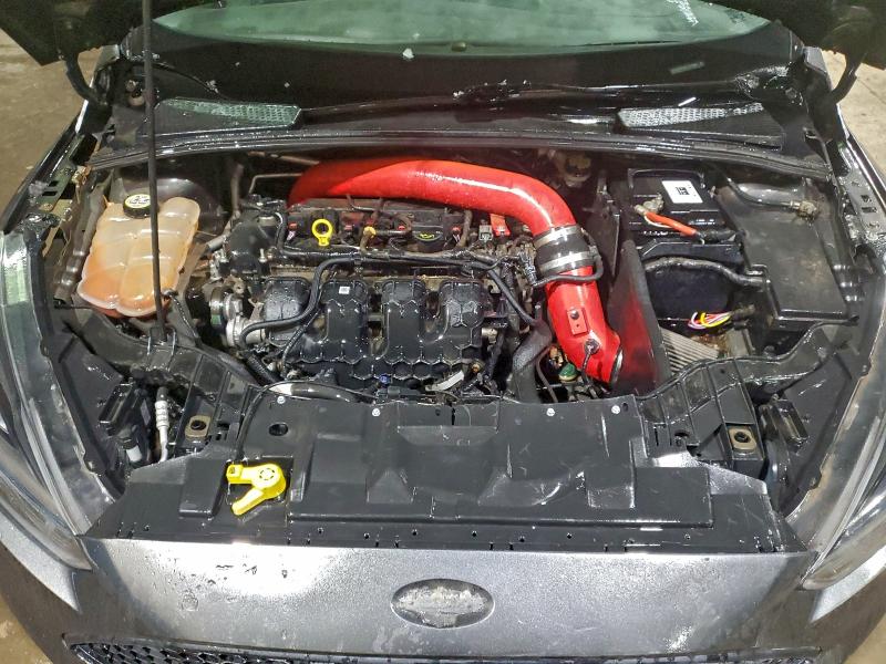 Фото 11 - FORD FOCUS