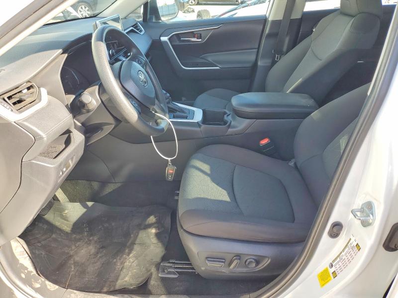 Фото 7 - TOYOTA RAV4