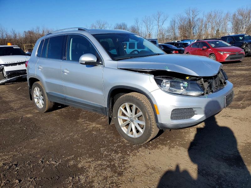 Фото 4 - VOLKSWAGEN TIGUAN