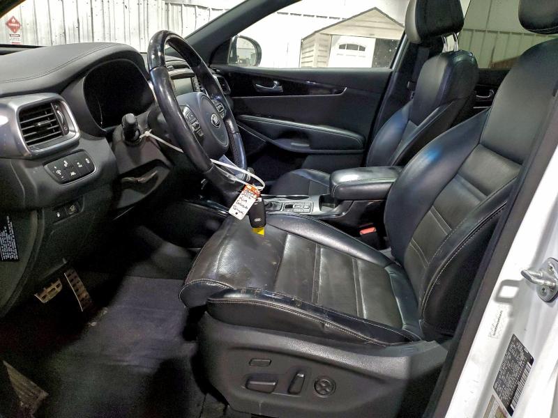 Фото 7 - KIA SORENTO