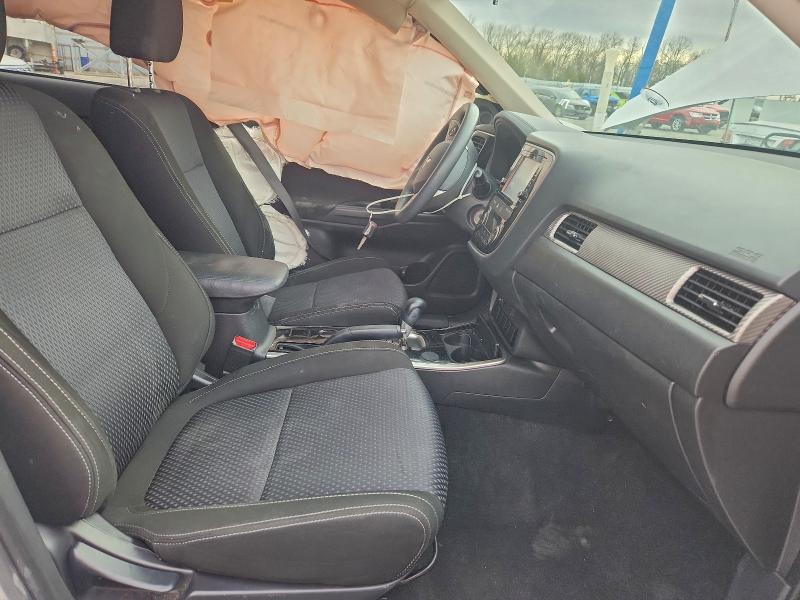 Фото 7 - MITSUBISHI OUTLANDER