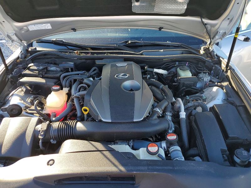 Фото 11 - LEXUS IS