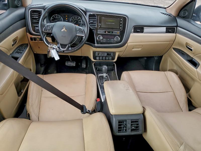 Фото 8 - MITSUBISHI OUTLANDER