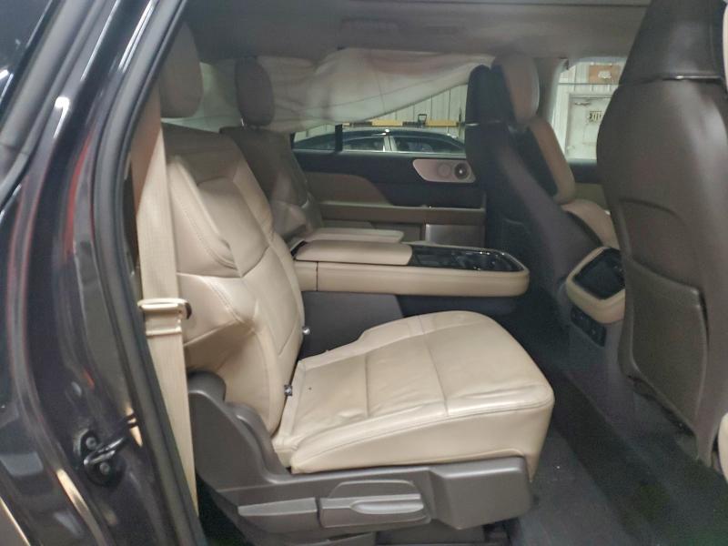 Фото 11 - LINCOLN NAVIGATOR