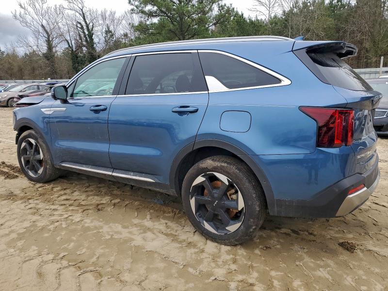 Фото 2 - KIA SORENTO