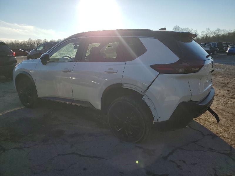 Фото 2 - NISSAN ROGUE