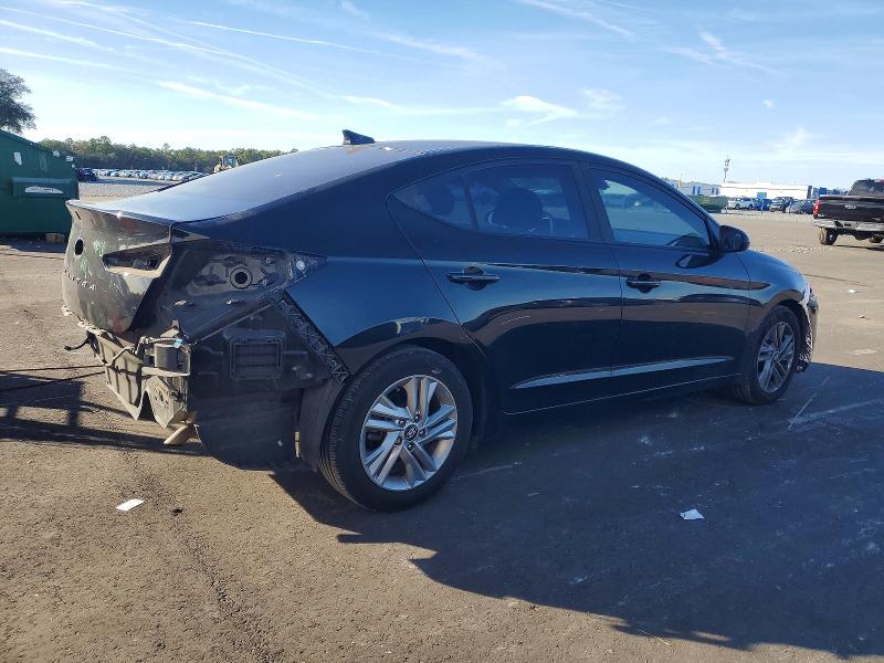 Фото 3 - HYUNDAI ELANTRA