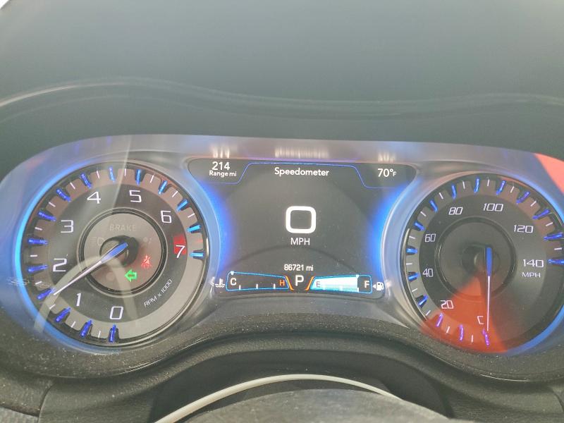 Фото 9 - CHRYSLER 300