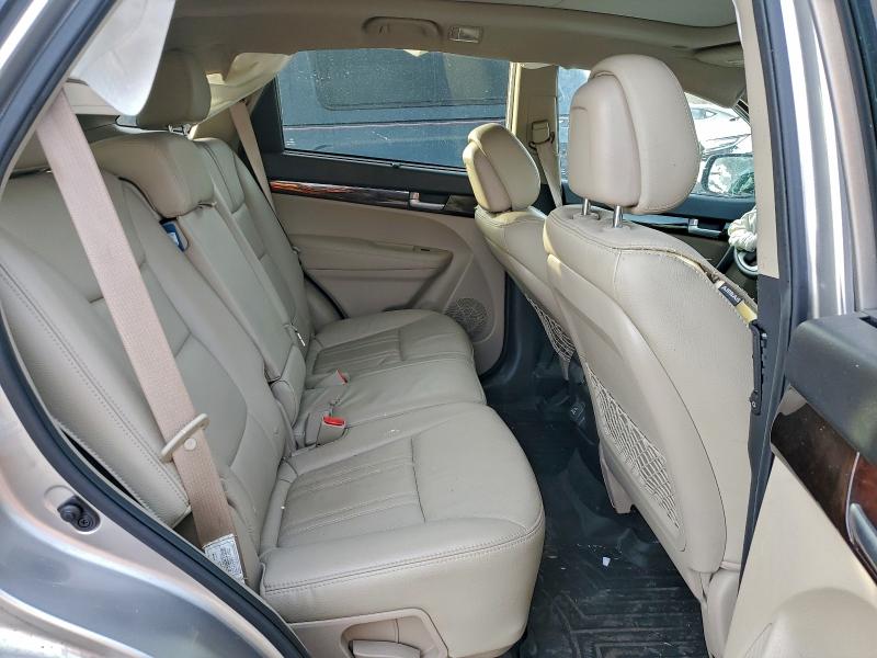 Фото 11 - KIA SORENTO