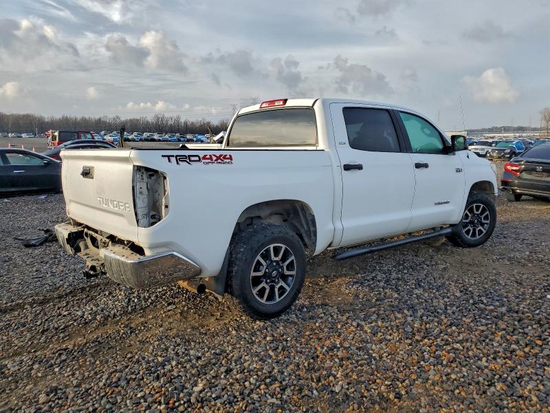Фото 3 - TOYOTA TUNDRA