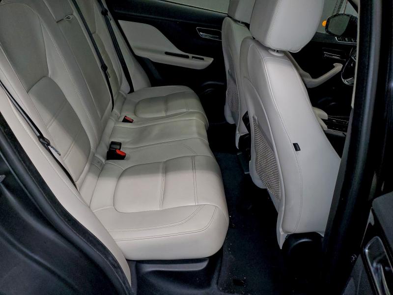 Фото 11 - JAGUAR F-PACE