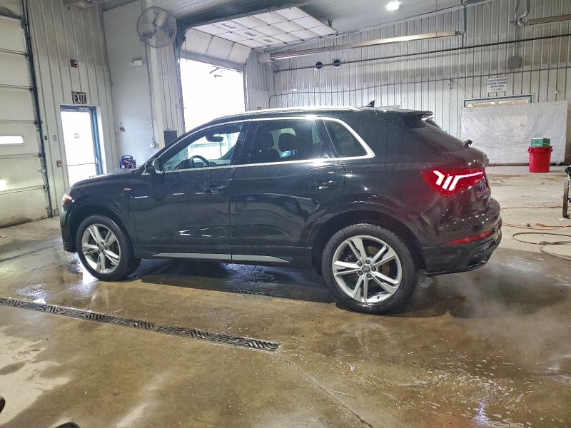 Фото 2 - AUDI Q3