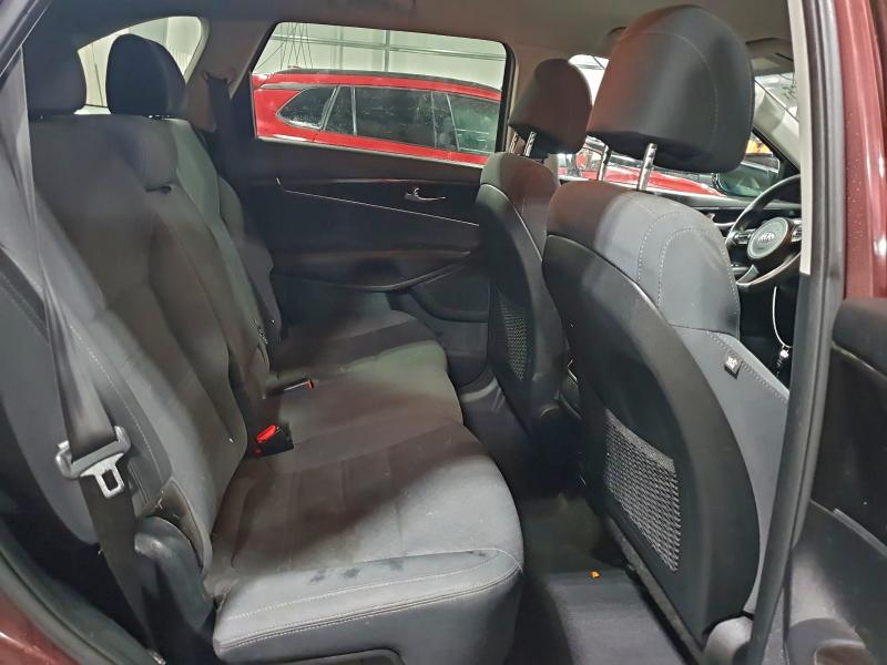 Фото 11 - KIA SORENTO