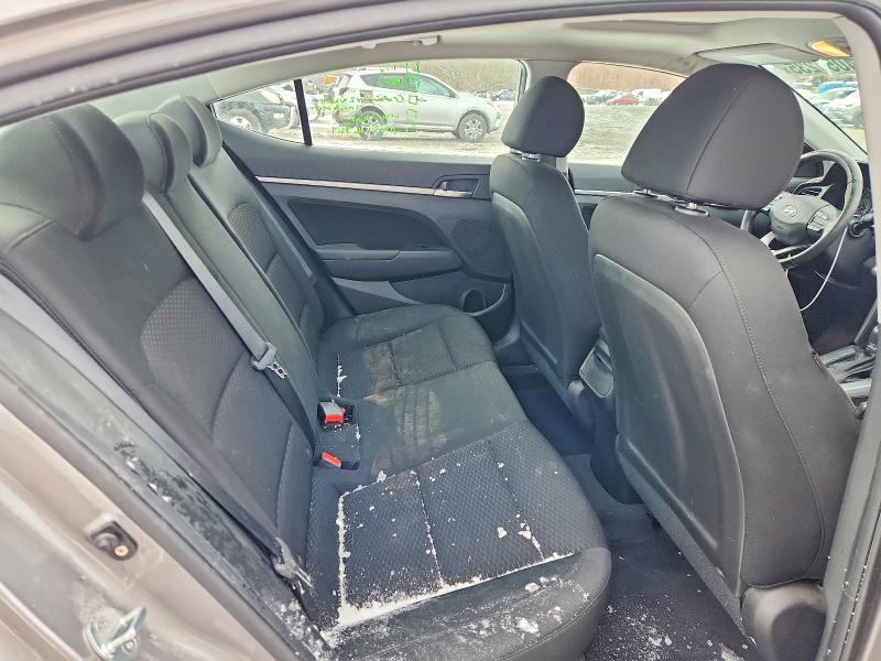 Фото 10 - HYUNDAI ELANTRA