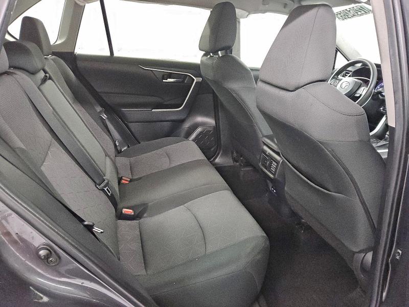 Фото 11 - TOYOTA RAV4