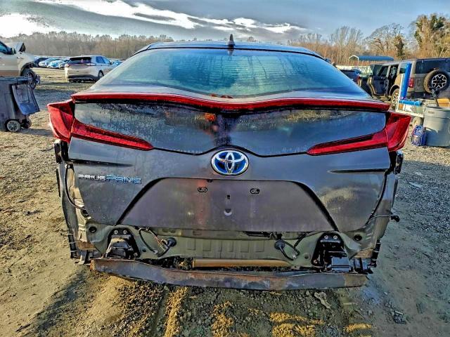 Фото 6 - TOYOTA PRIUS