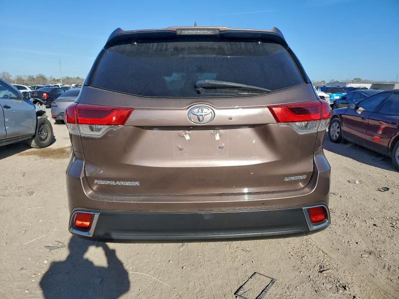 Фото 6 - TOYOTA HIGHLANDER