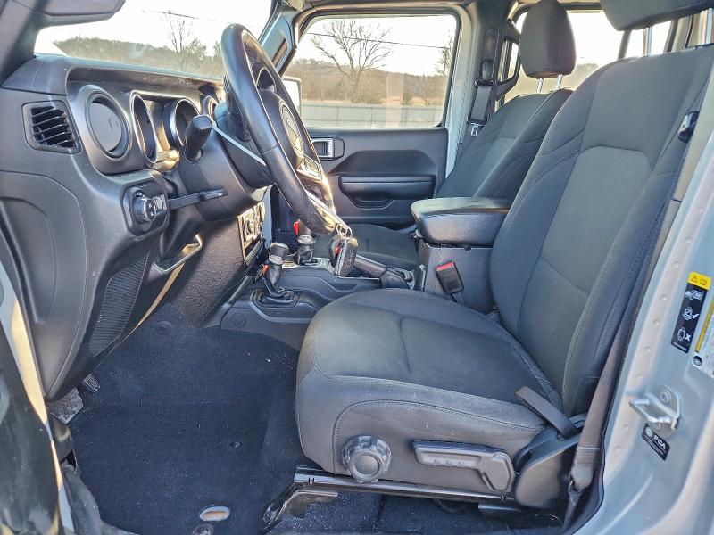 Фото 7 - JEEP GLADIATOR