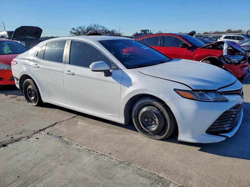 Фото 4 - TOYOTA CAMRY