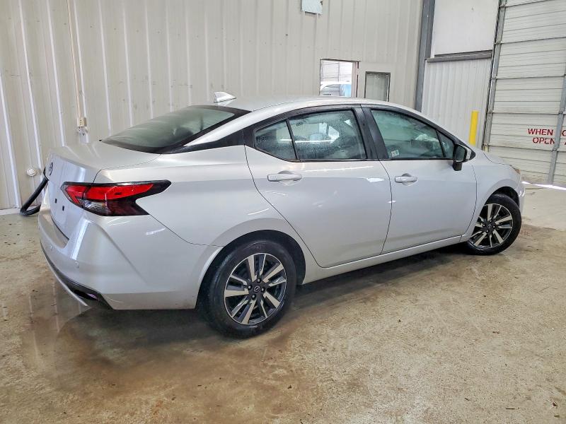 Фото 3 - NISSAN VERSA