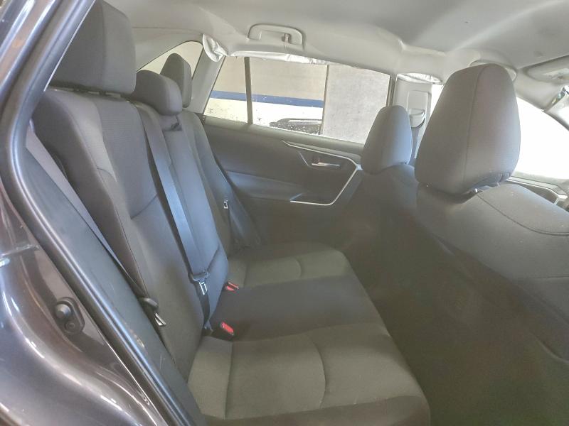 Фото 11 - TOYOTA RAV4