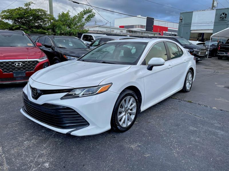 Фото 2 - TOYOTA CAMRY