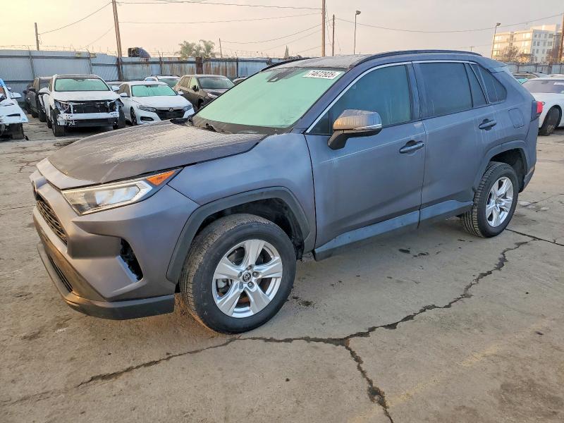 Фото 1 - TOYOTA RAV4