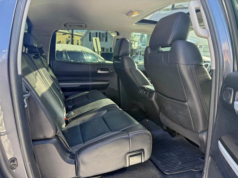 Фото 12 - TOYOTA TUNDRA