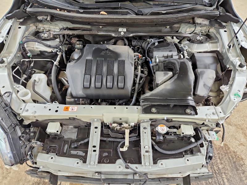 Фото 12 - MITSUBISHI ECLIPSE