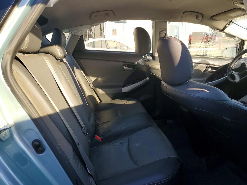 Фото 10 - TOYOTA PRIUS