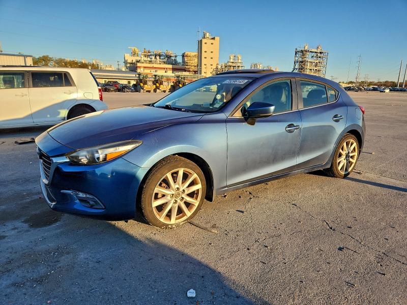 Фото 1 - MAZDA 3