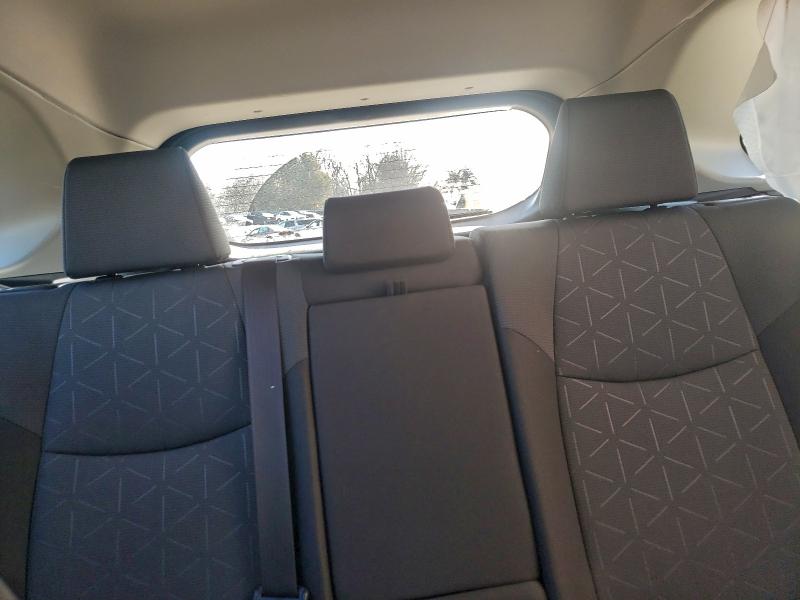 Фото 10 - TOYOTA RAV4