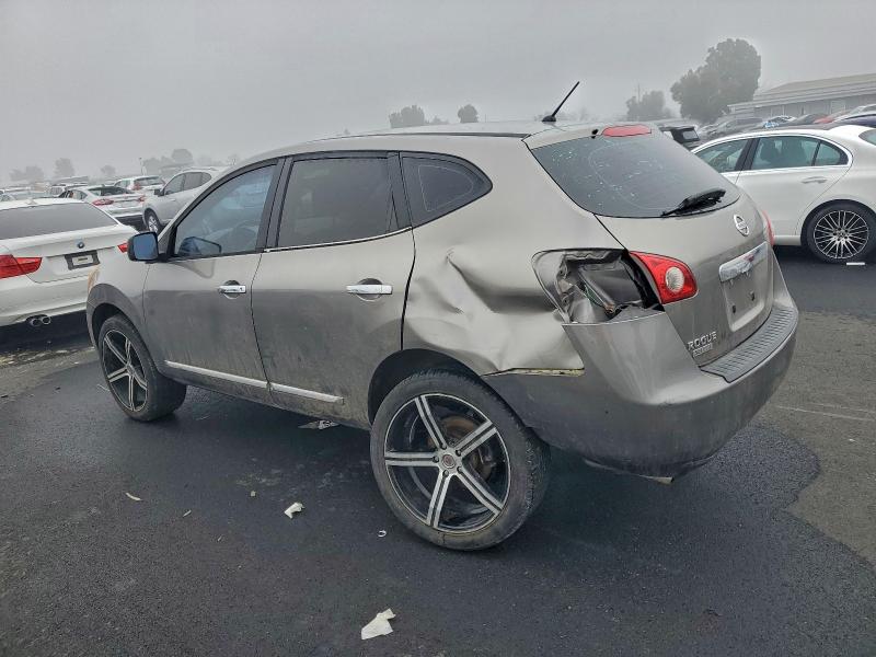 Фото 2 - NISSAN ROGUE