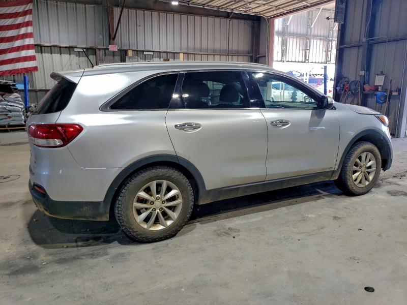 Фото 3 - KIA SORENTO