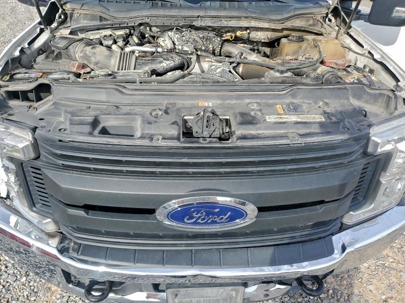 Фото 11 - FORD F550