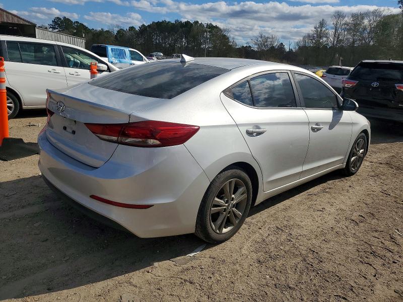 Фото 3 - HYUNDAI ELANTRA