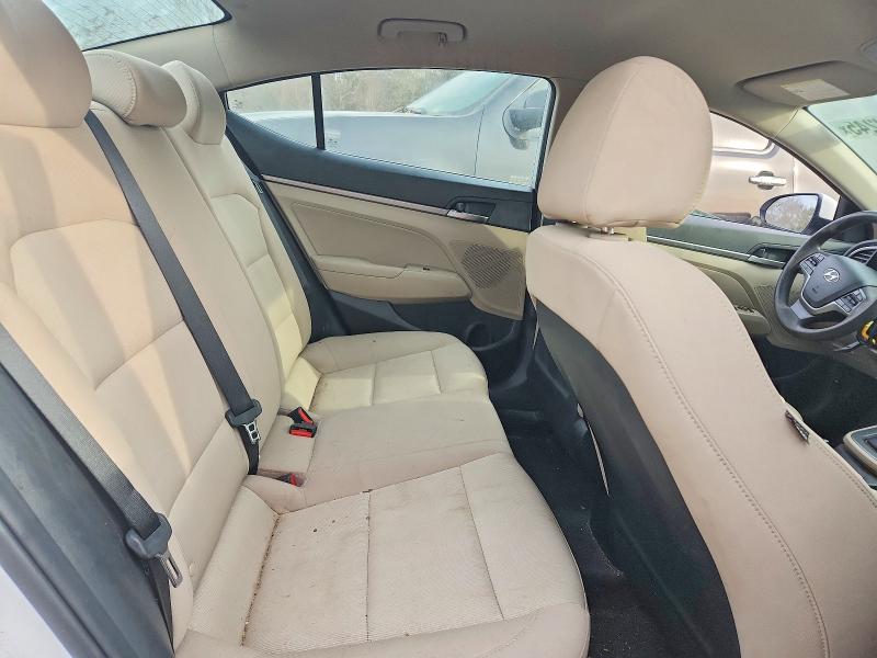 Фото 10 - HYUNDAI ELANTRA