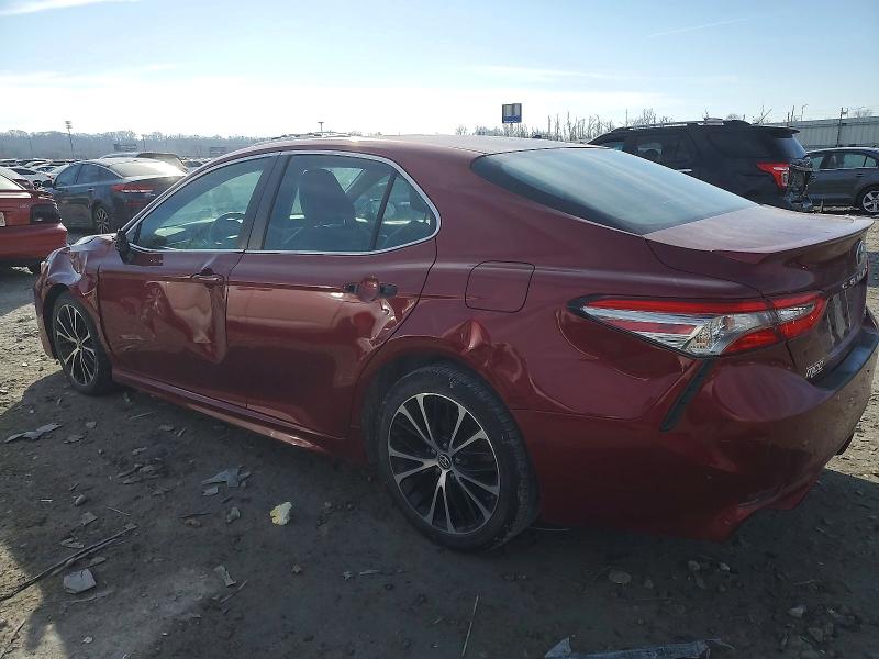 Фото 2 - TOYOTA CAMRY