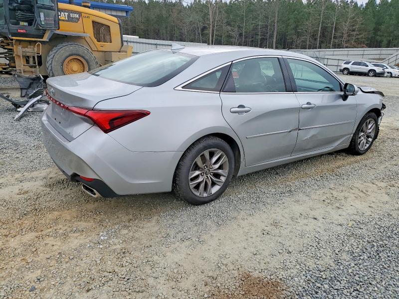 Фото 3 - TOYOTA AVALON