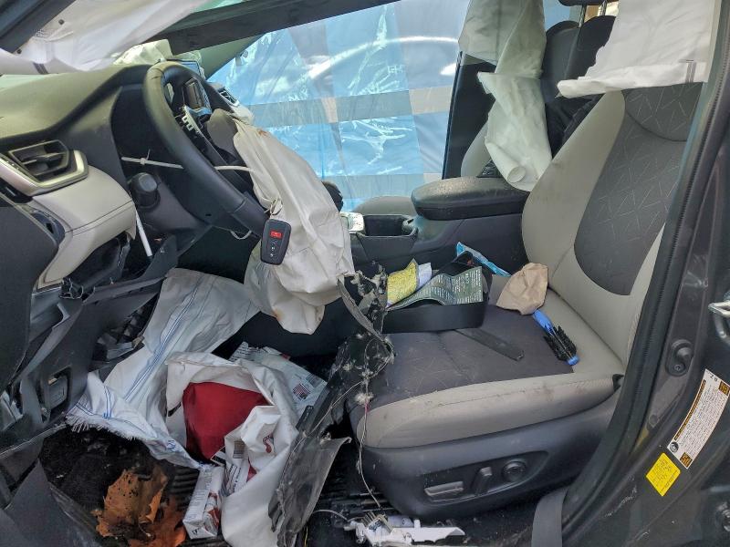 Фото 7 - TOYOTA RAV4