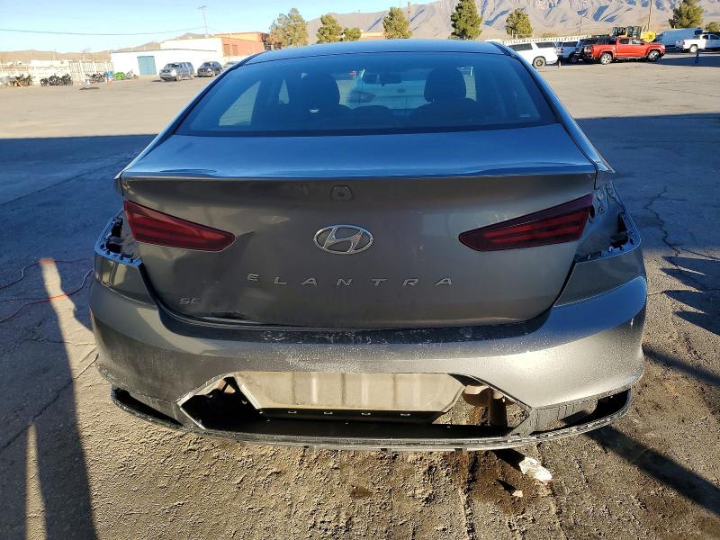 Фото 6 - HYUNDAI ELANTRA