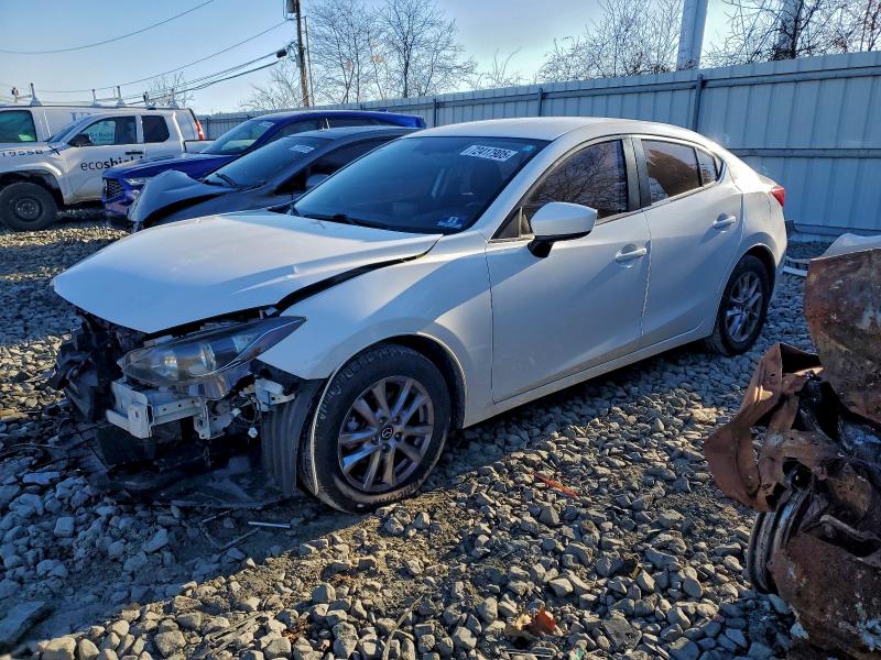 Фото 1 - MAZDA 3