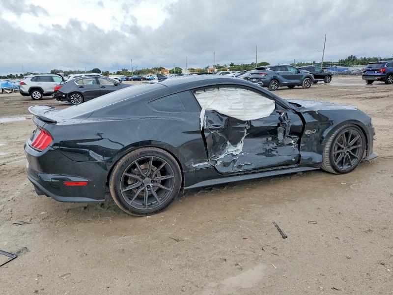 Фото 3 - FORD MUSTANG