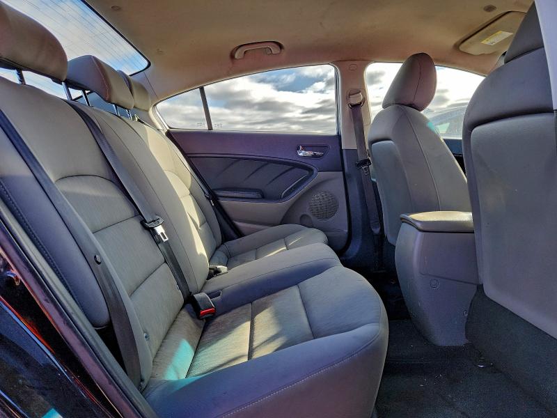 Фото 10 - KIA FORTE